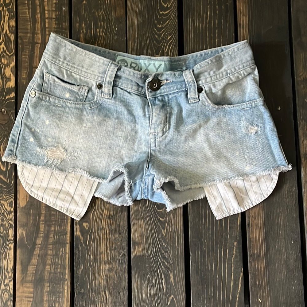 Roxy wash style frayed hem denim shorts sz-0